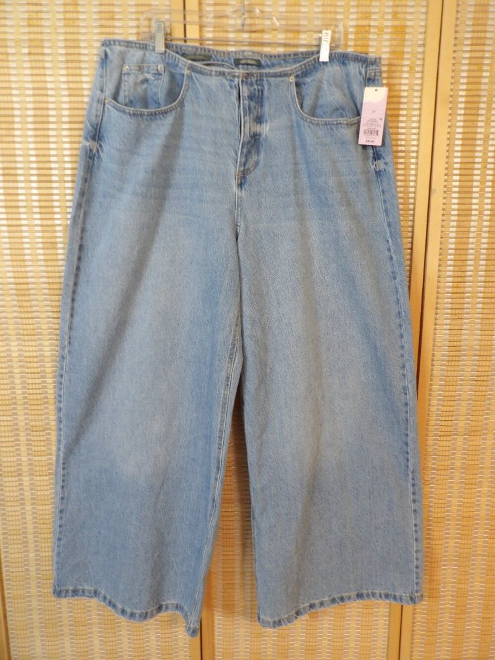 NWT Women's Wild Fable Size 17 Mid-Rise Ultra-Wide Leg Denim Jeans